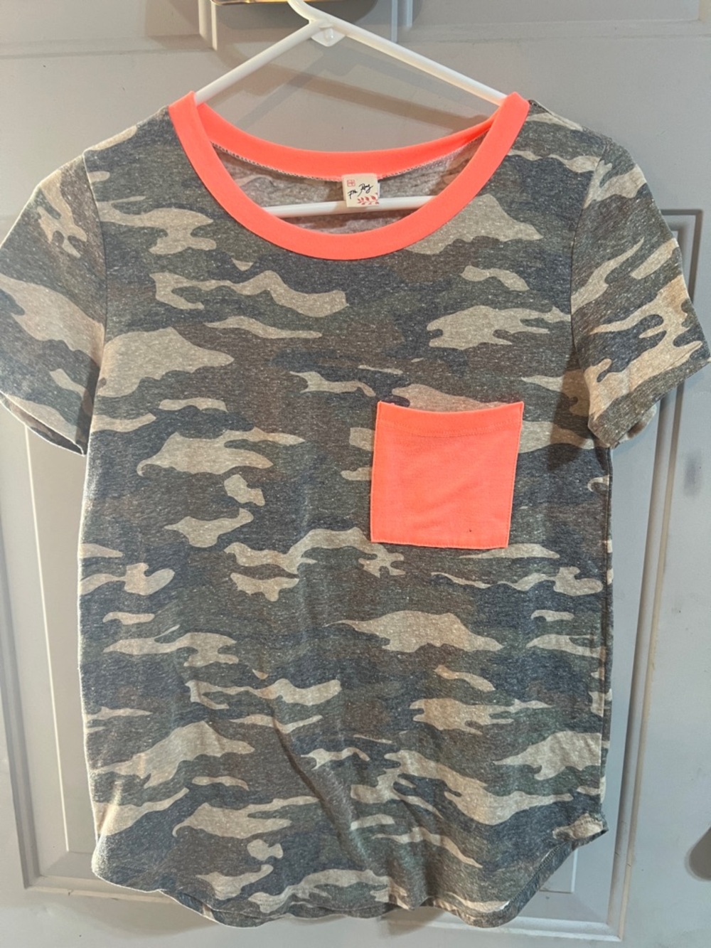 Girls' Camo Pocket Tee with Neon Pink Trim